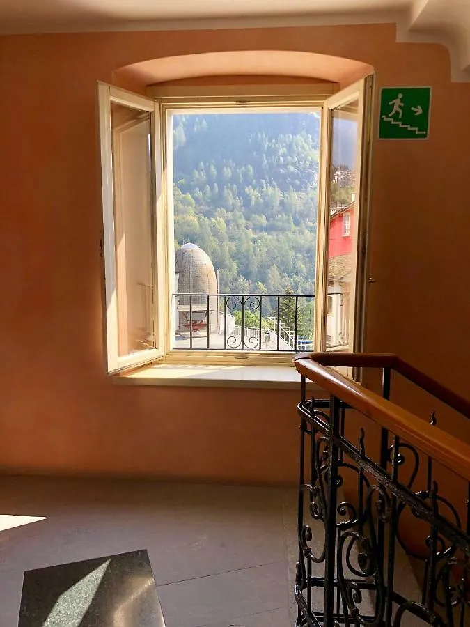 Residence Milcar Chiesa in Valmalenco 0*,